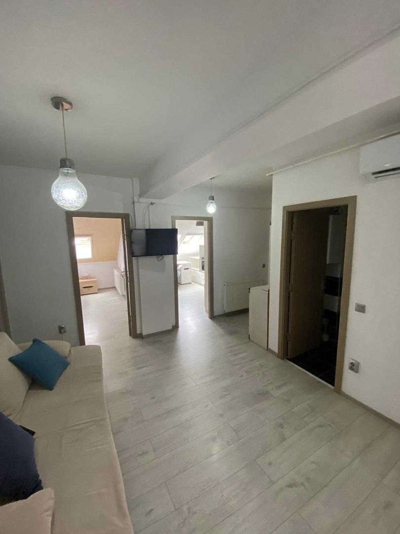 Apartament 3 camere semi-central - Poză 2
