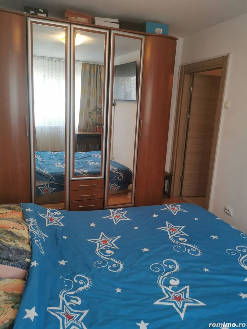 Proprietar , vand apartament , 4 camere cu centrala termica , boxa si loc parcare adp - Poză 9