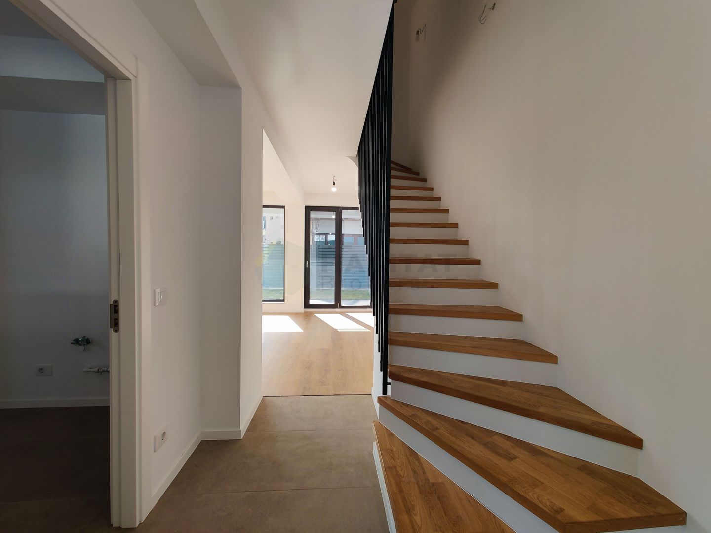 Apartament cu gradina proprie, doua locuri de parcare, gata de mutat - Poză 19
