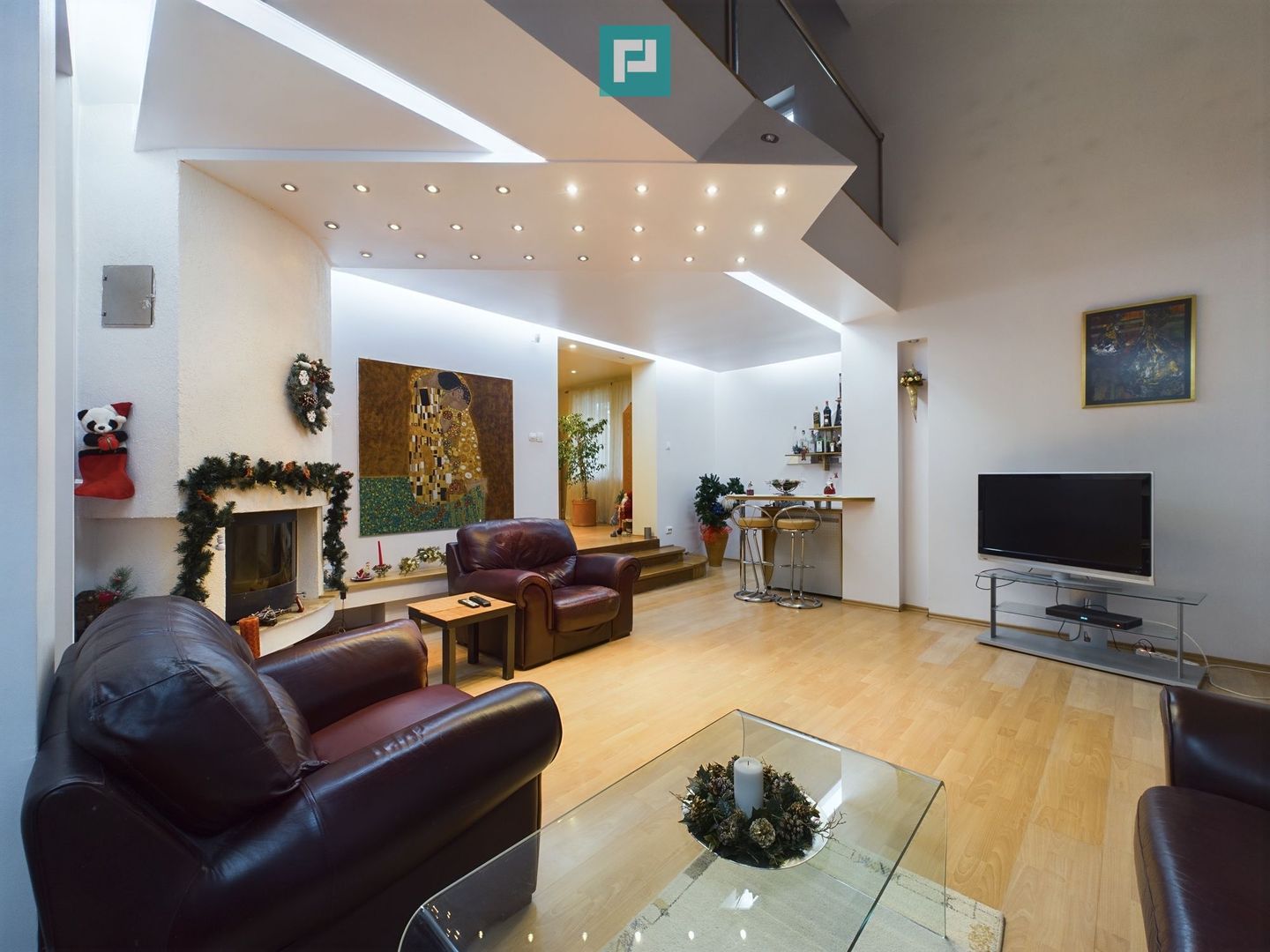 Casă situată Central în Dumbrăvița - Poză 7