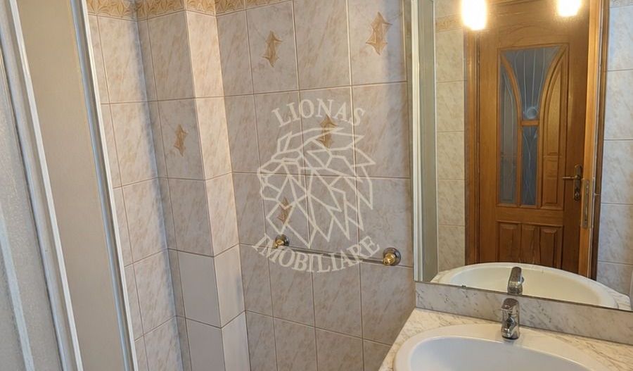 Apartament 3 camere 78 mp-etaj 1-parcare,boxa-Zona Calea Moldovei - Poză 6