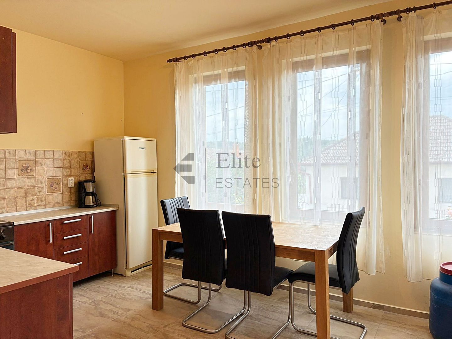 Casa noua cu livada de vanzare in Betfia, Bihor - Poză 12