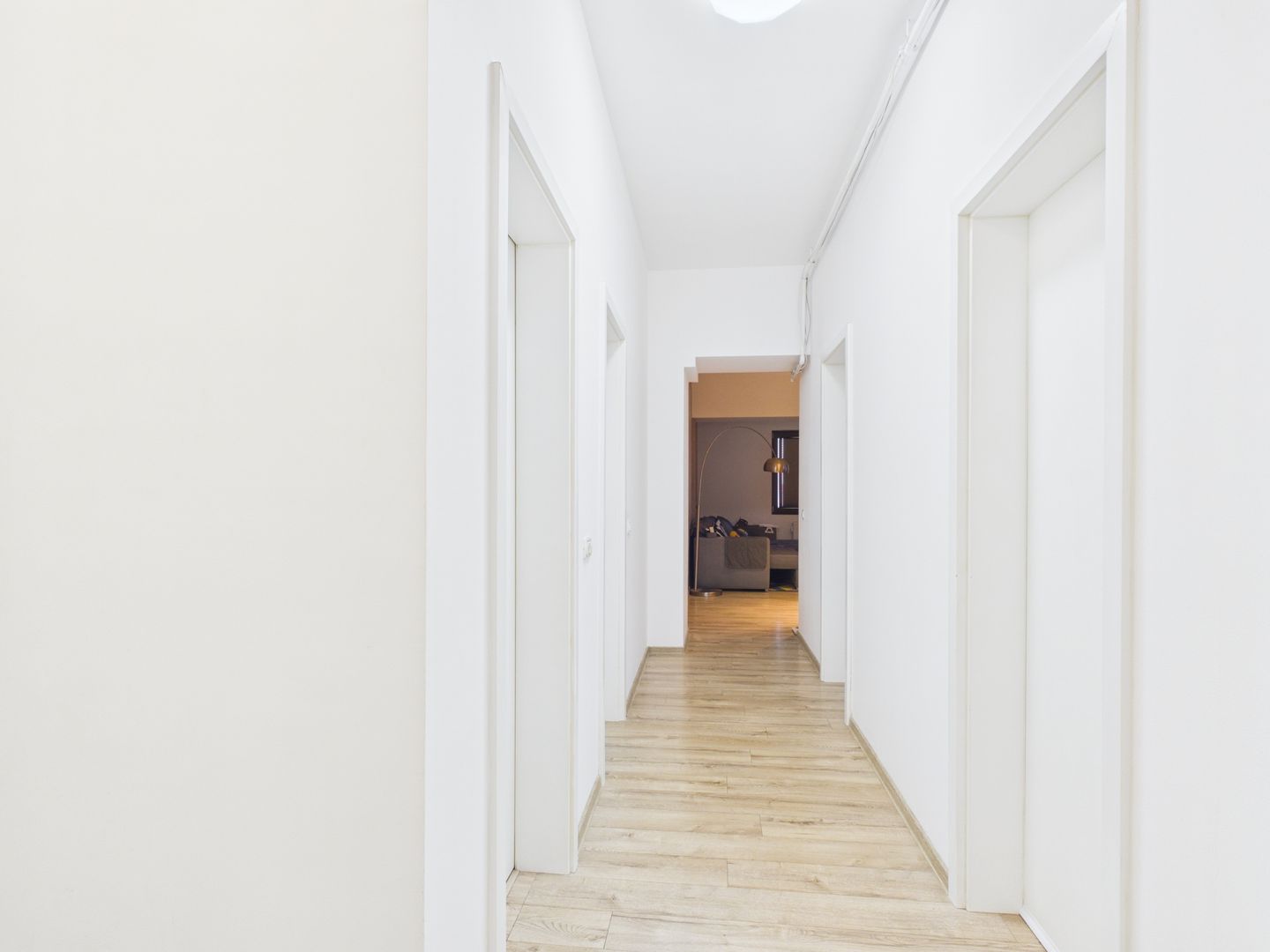 Apartament cu 3 camere de vanzare, centrala proprie - Mihai Bravu - Poză 17