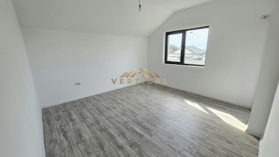 Vila 4 camere in centrul comunei Berceni - Poză 9