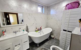 Casa renovata, 4 camere, 2 terase, mobilata, utilata, 568 mp teren - Poză 12