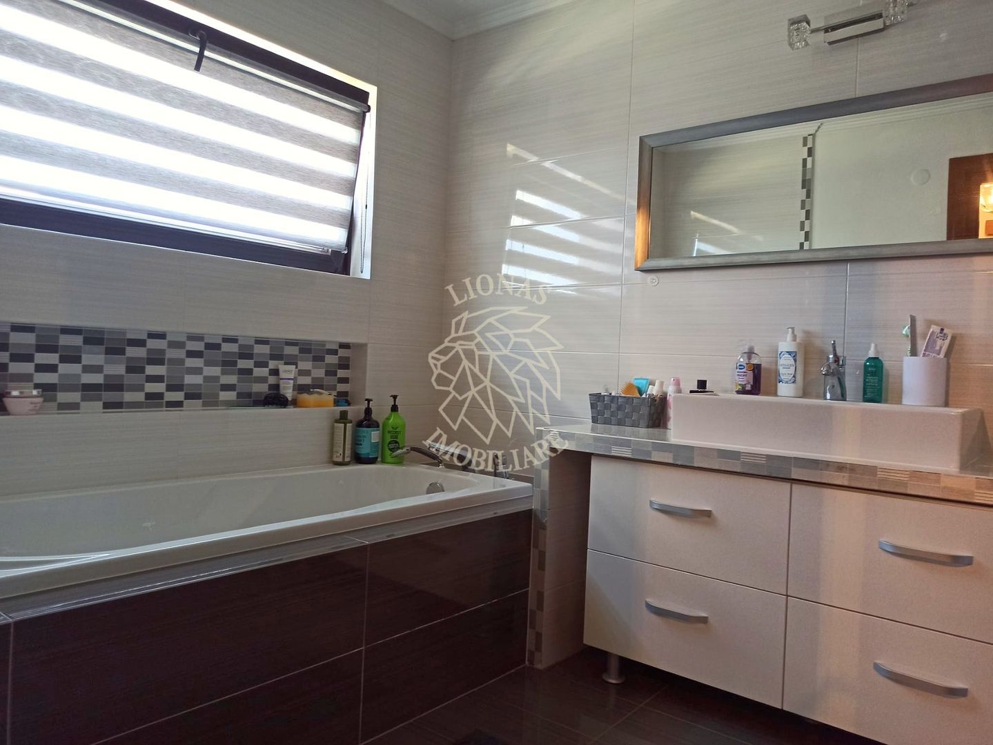 Casa 6 camere 220 mp-teren 1200 mp-curte amenajata-garaj-La Soare - Poză 6