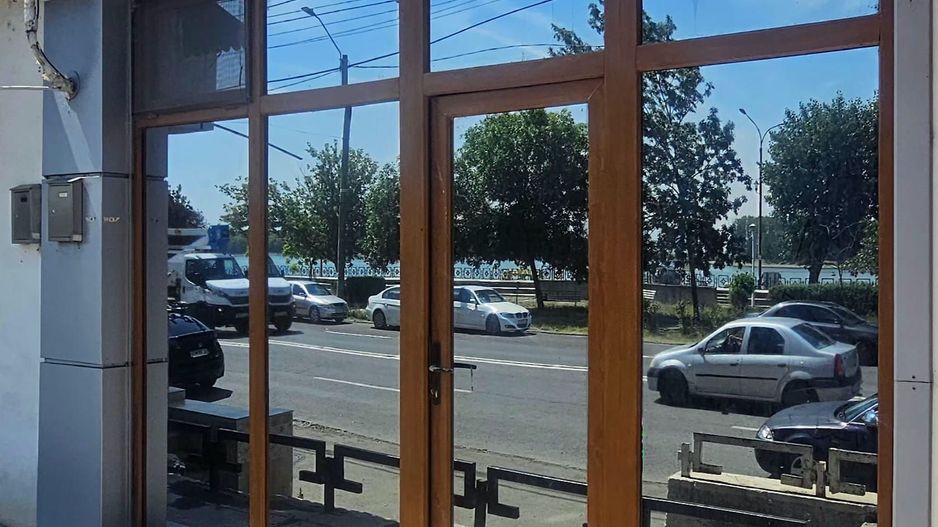 Spatiu comercial de inchiriat – 2 camere, 33 mp,  zona Port - Poză 2