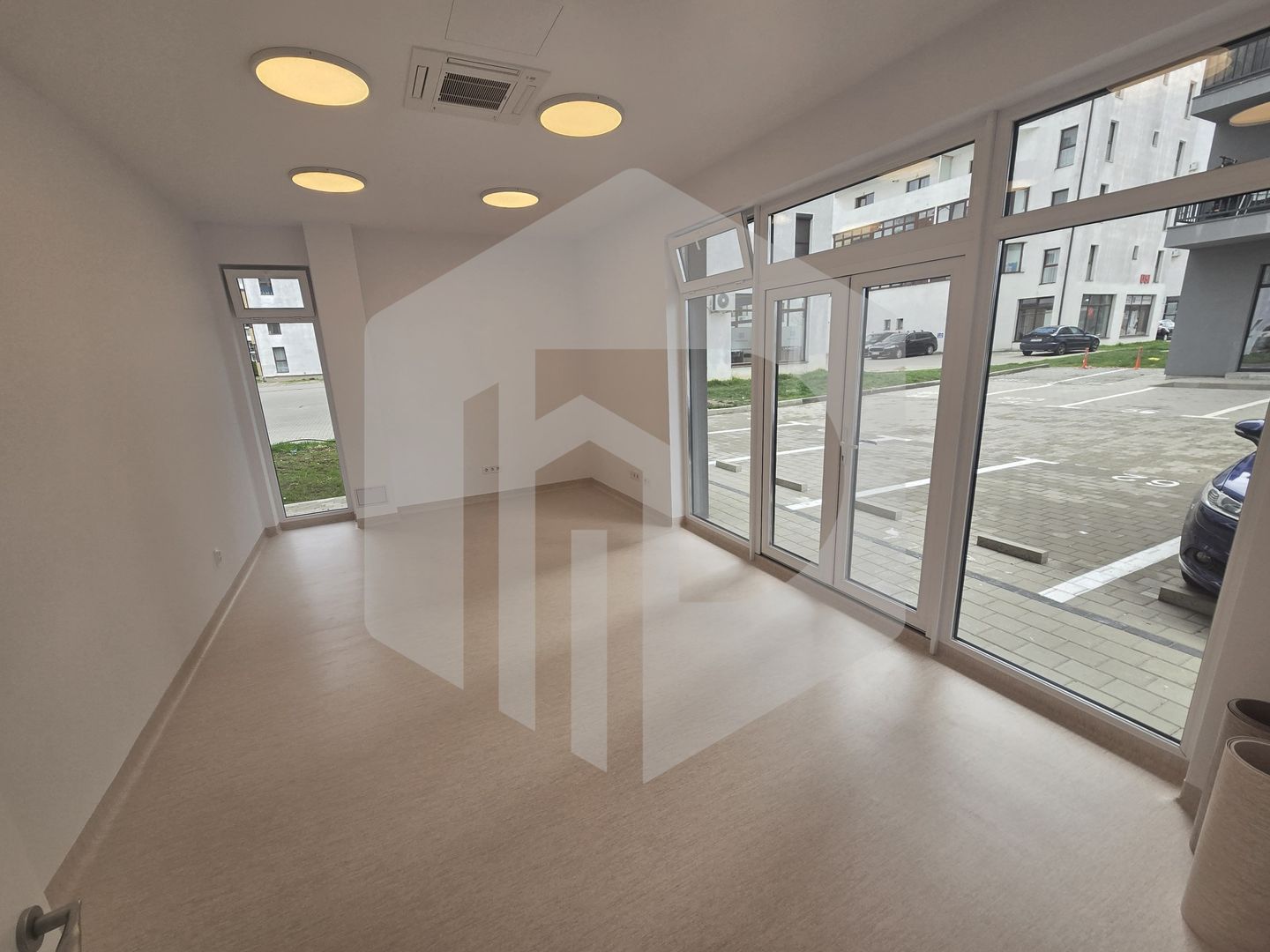 Spatiu comercial 125 mp 6 locuri parcare Doamna Stanca - Poză 9