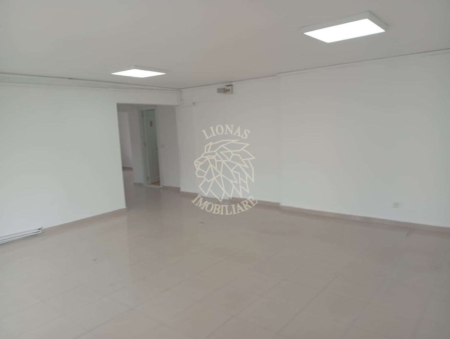Spatiu comercial 80 mp-ideal farmacie, cabinet, banca-Zona A. Muresanu - Poză 2