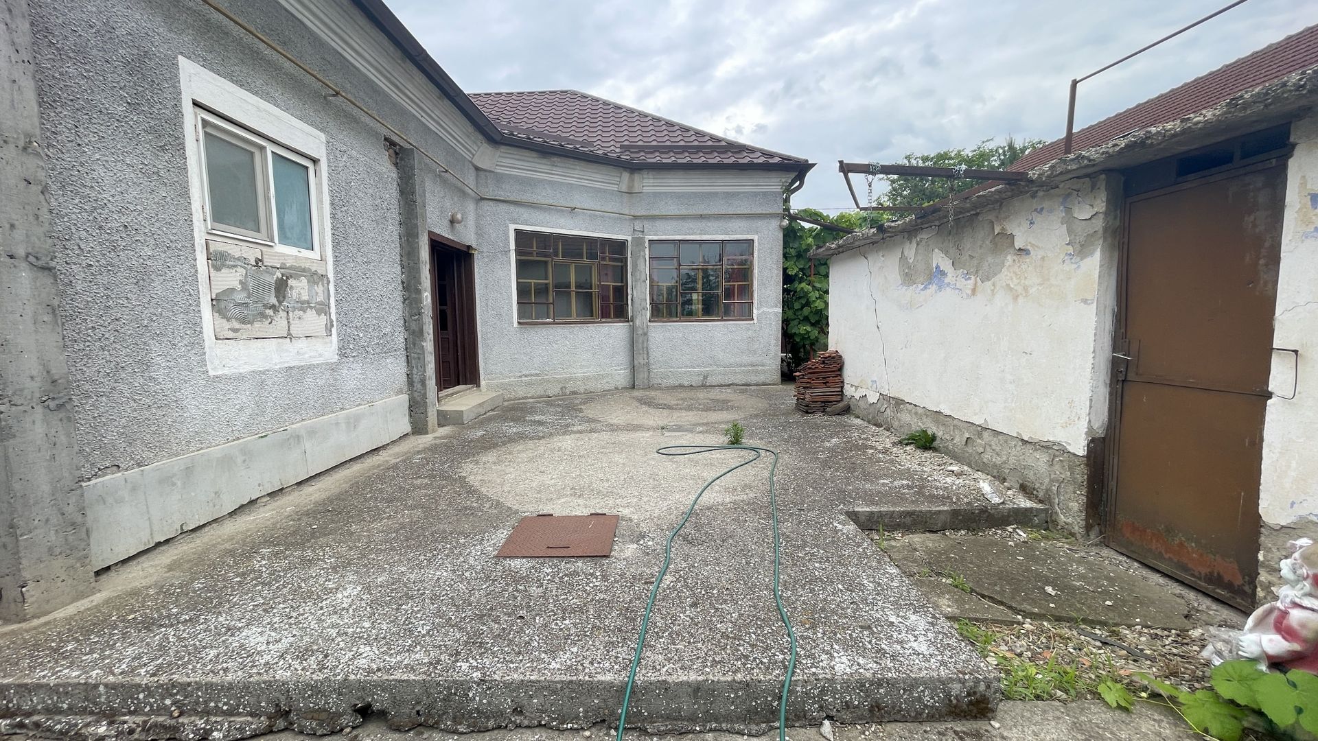 Casa cu teren de 915 mp și front de 20 ml - Poză 6