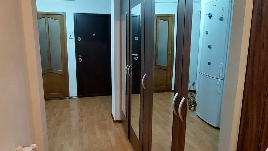 De închiriat apartament cu 3 camere, etaj 1, Siderurgistilor, 400 euro - Poză 9