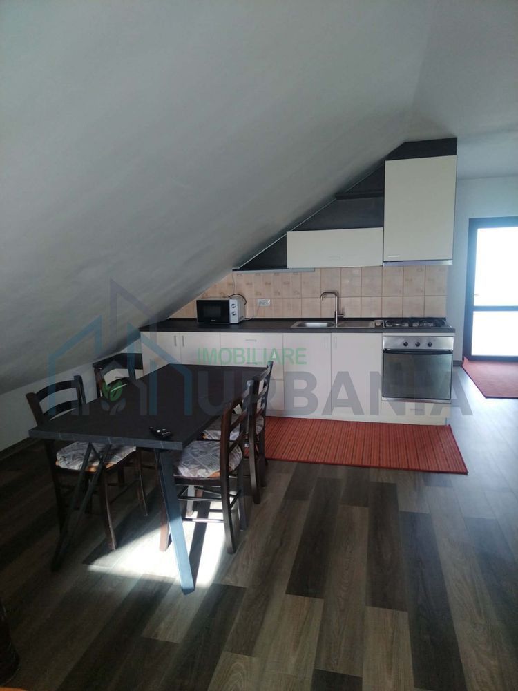 Inchiriez mansarda la casa - Poză 4