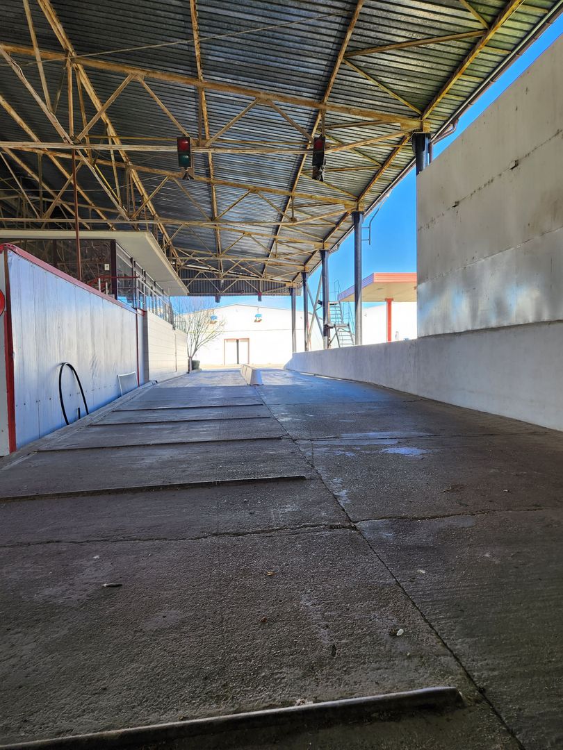 Hale depozit-productie industriala la 20 km de TM - Poză 17