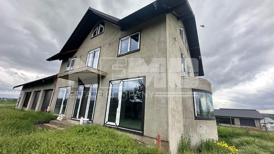 CASĂ LA GRI DE VÂNZARE ÎN MOARA NICA, SUCEAVA | 200.000€ - Poză 1