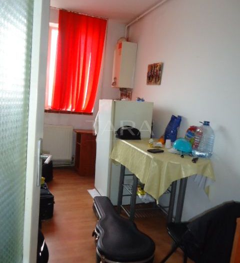 Apartament cu 1 camere de vânzare în zona Dambul Rotund - Poză 2