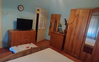 Apart la casa Bogdanestilor  curte  acces cu masina centrala proprie - Poză 5