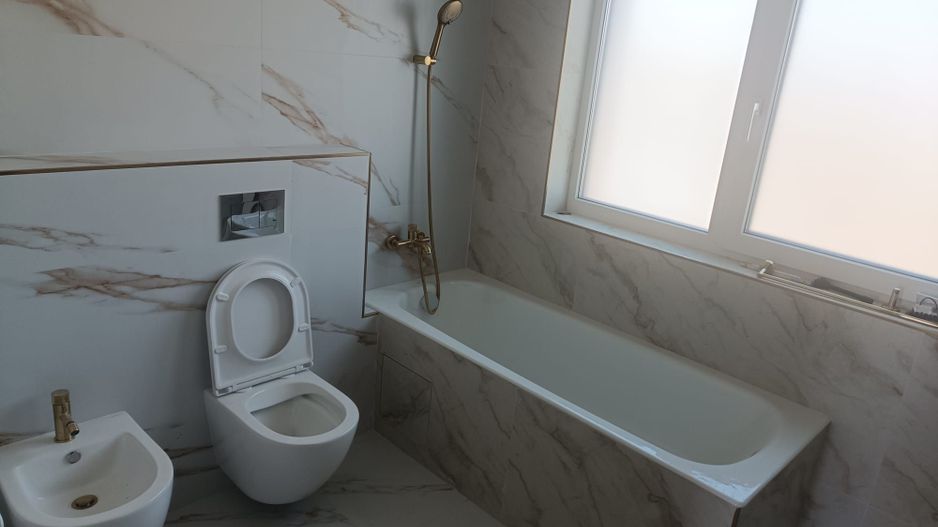 Duplex 4 camere  la asfalt cu toate utilitatile - Sacalaz - Poză 4