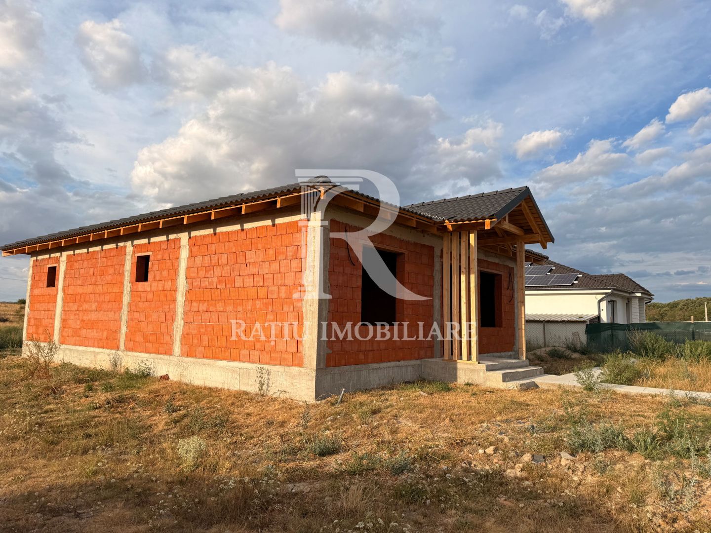 Casă la roșu de vânzare | Alparea | 1.000 mp teren - Poză 7