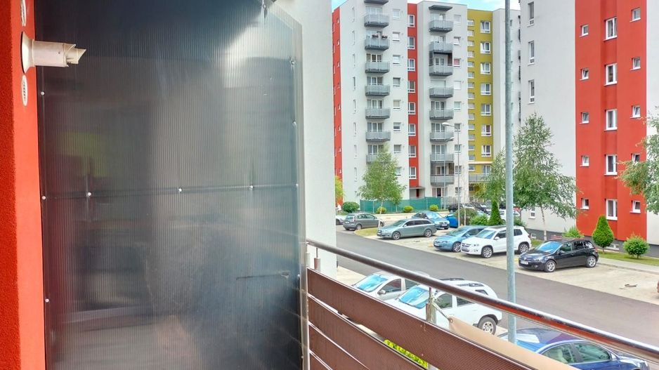 Vindem apartament 3 camere complet renovat cu vedere pe 2 parti - Poză 17