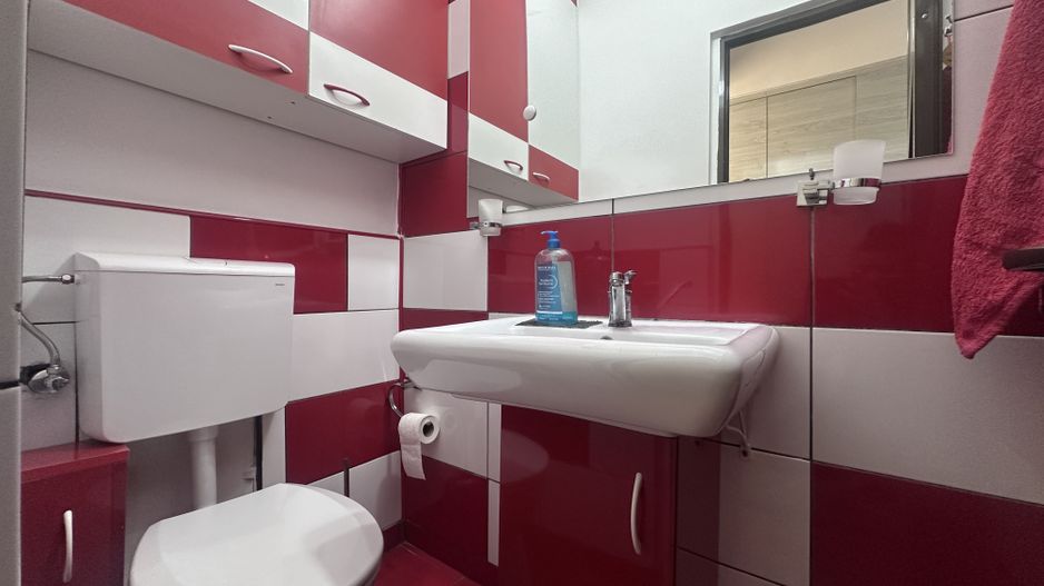 DE ÎNCHIRIAT! Apartament în inima Municipiului Târgoviște! - Poză 11
