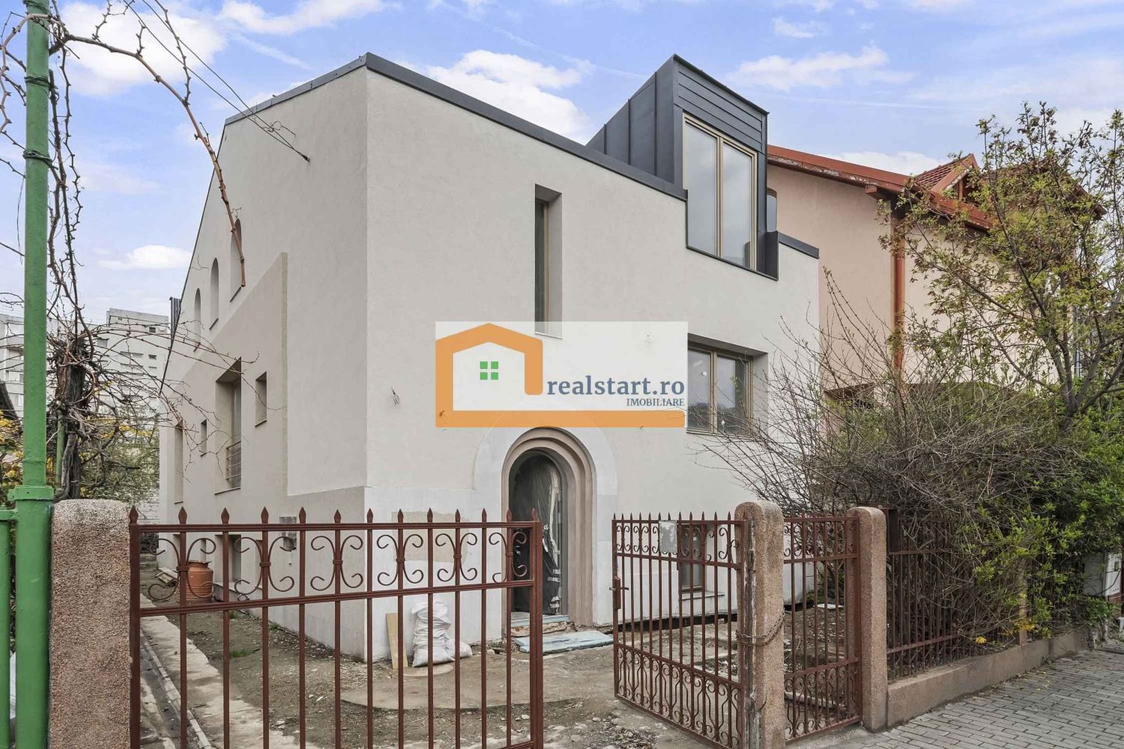 TURDA, vila individuala, curte 300mp, ideal rezidenta, birouri, afterschool - Poză 1