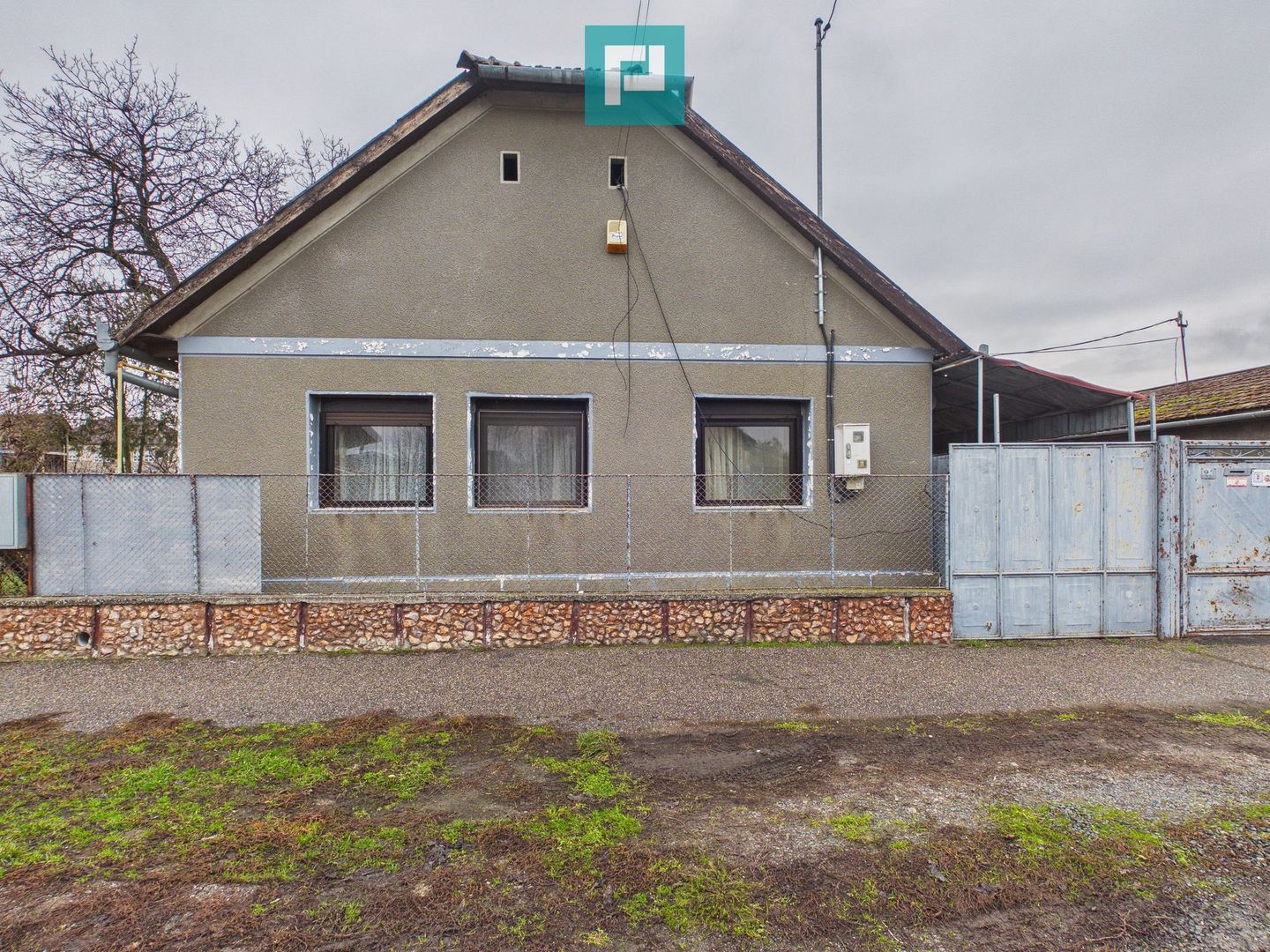 Casă cu 755 mp teren, zonă centrală Curtici - Poză 11