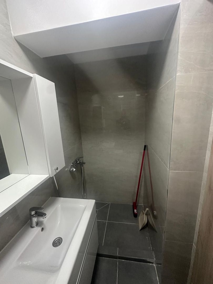 Garsonieră în Popești-Leordeni, Mobilată si utilată,piscina,metrou Berceni - Poză 11