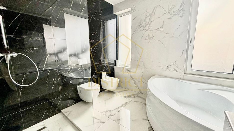 Casa individuala de Lux cu 5 camere, 4 bai si dressing in Braytim la asfalt. - Poză 10