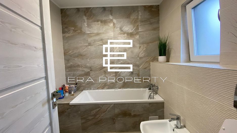 Casa tip duplex , pivnita, carport in Selimbar zona Brana - Poză 14