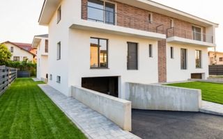Duplex semifinisat, zona Stadionului de Fotbal, Florești - Poză 1