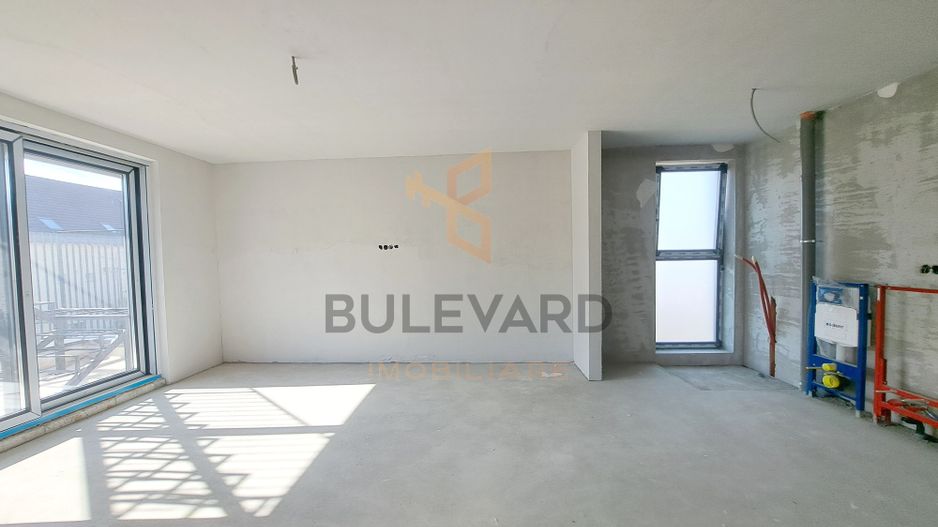 Penthouse 150 mp utili+ terase 200 mp+ 2 parcari subterane +curte 120 mp - Poză 10