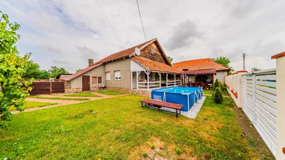Casa individuala de vanzare in Iratosu 0% COMISION CUMPARATOR - Poză 1