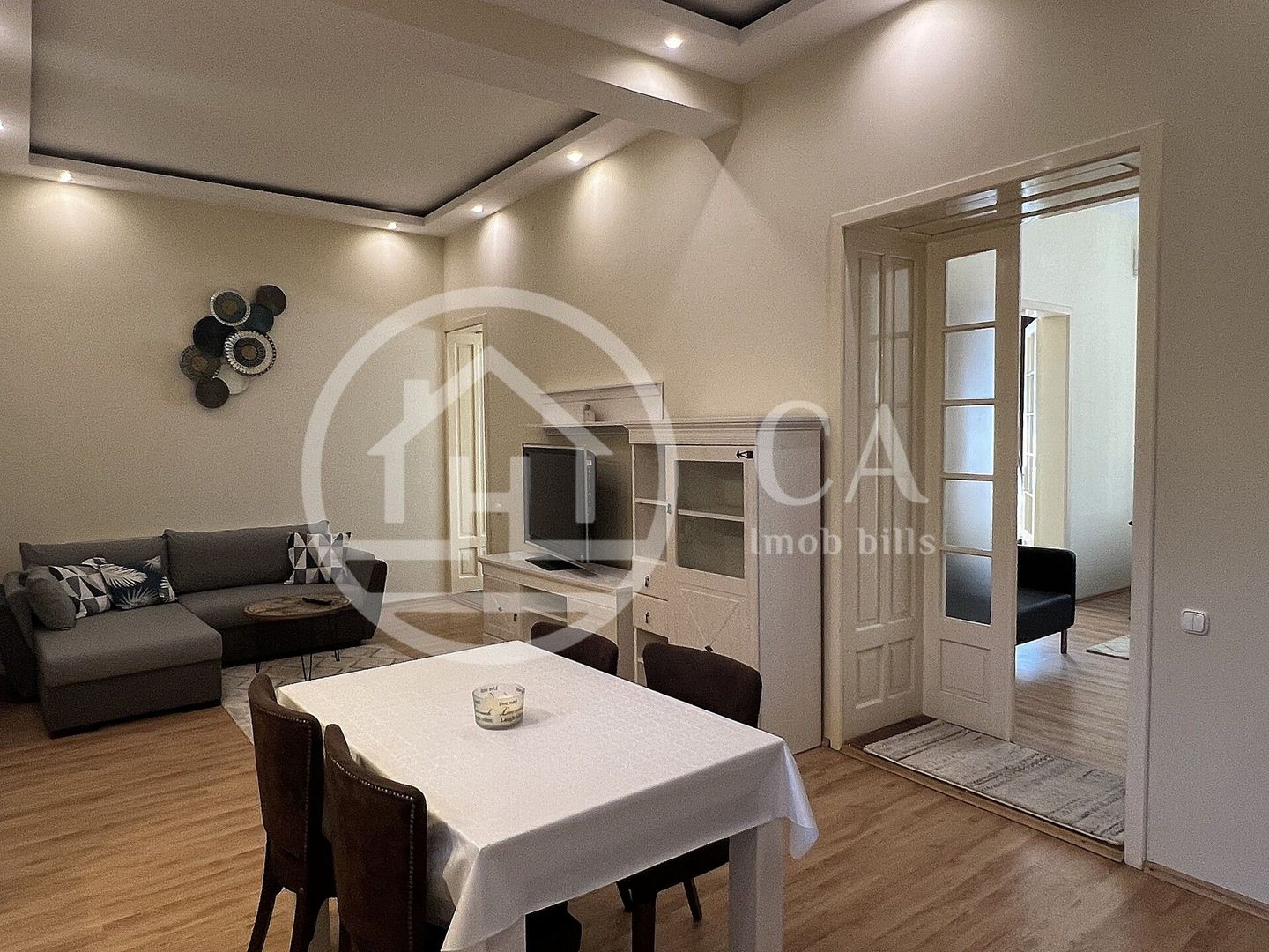 Apartament cu 3 camere de inchiriat Ultracentral Oradea - Poză 1