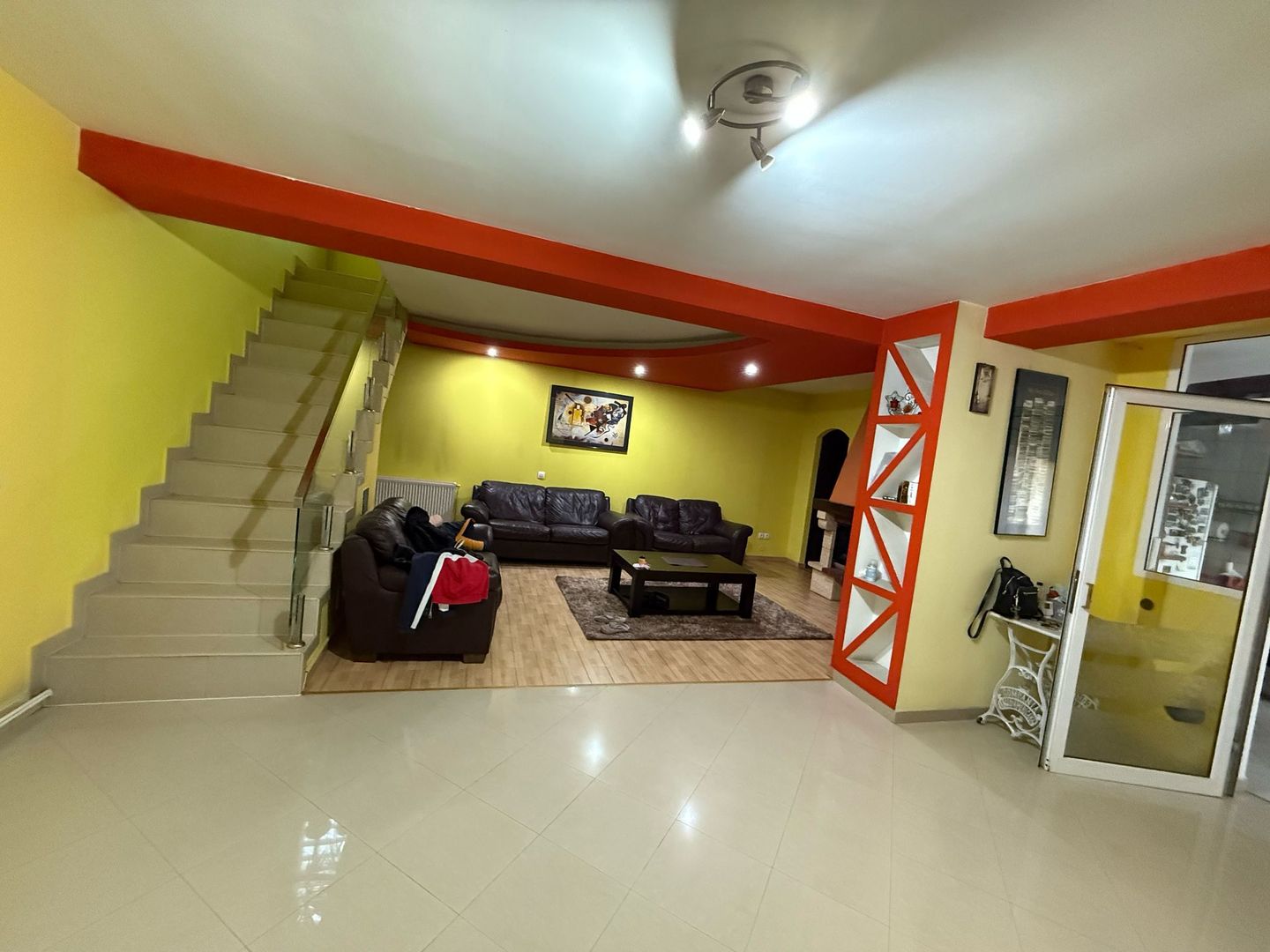 Casa de inchiriat - 4 camere COLENTINA-MALL VERANDA  - curte libera 60 mp. - Poză 2