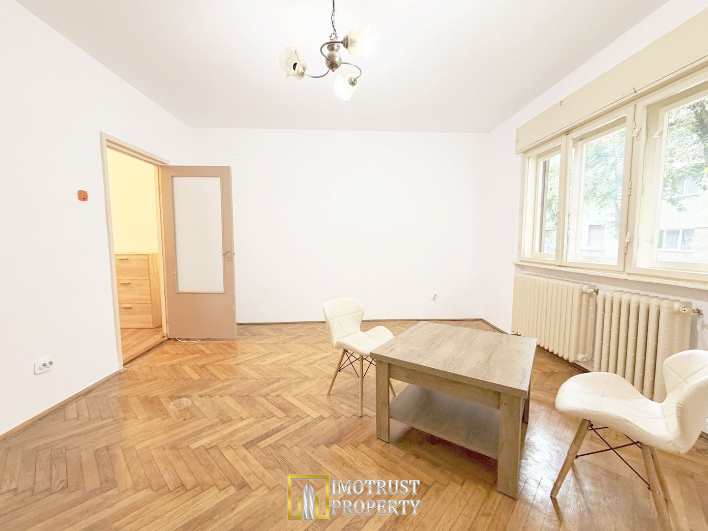 Apartament 2 camere de inchiriat Arad ultracentral, parter - Poză 2