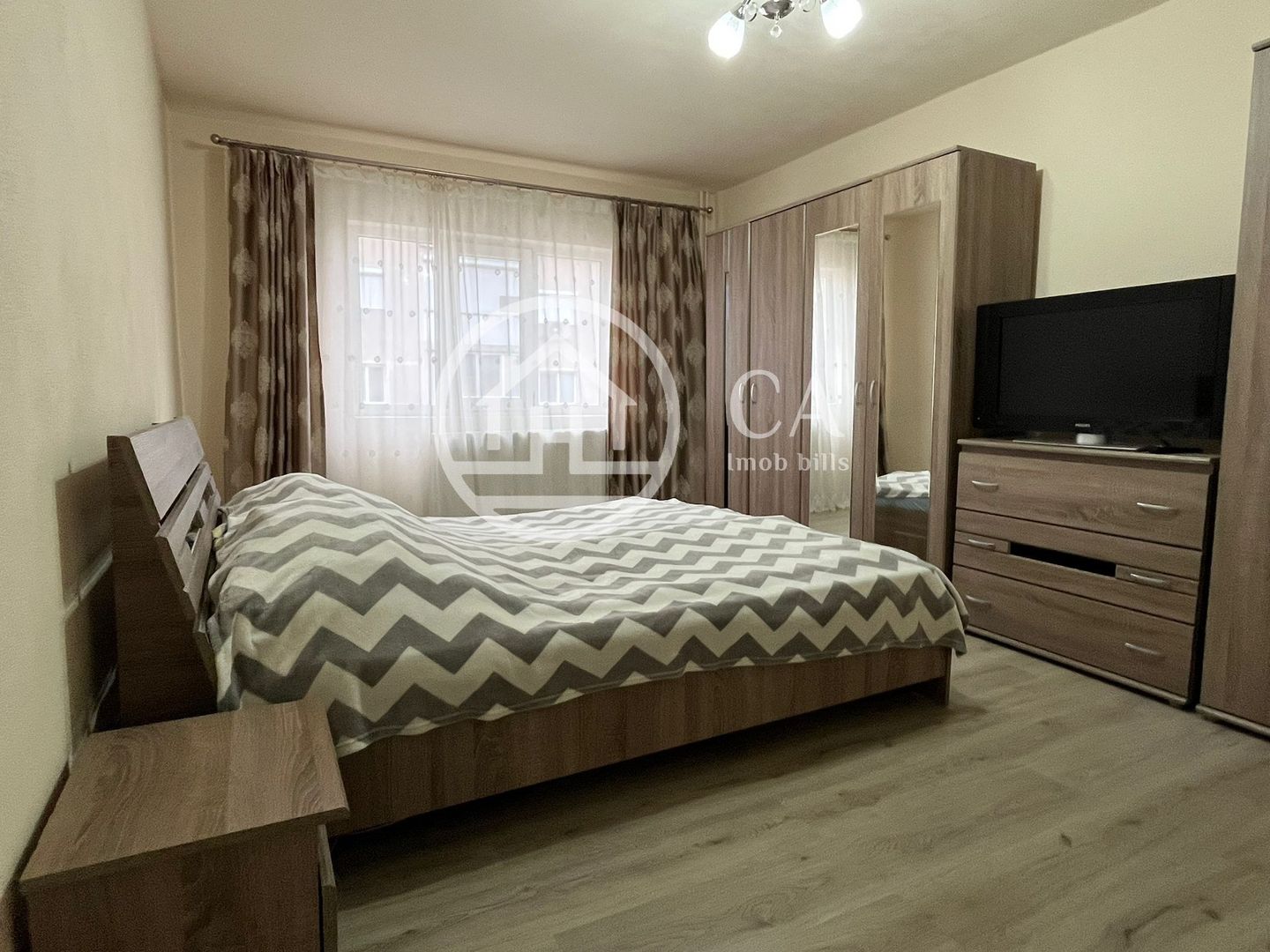 Apartament de vânzare cu 3 camere in zona centrală Beiuș, Bihor - Poză 1