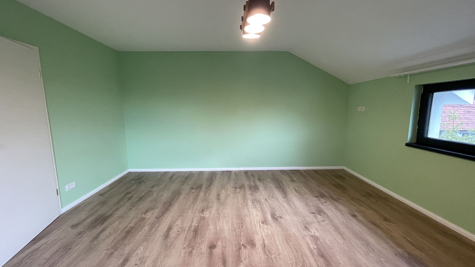 Casa spatioasa,amenajata in zona Lipovei - Poză 13