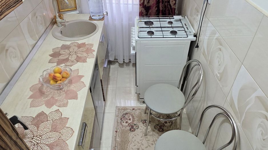 Apartament cu 2 camere, etaj 1, RENOVAT, nemobilat, VASLUI zona SMÂRDAN; - Poză 2