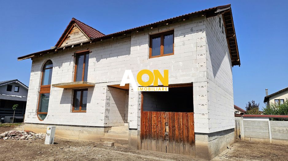 Casa la rosu, 4 camere, 301 mp teren, P+1, zona Alba-Micesti - Poză 2