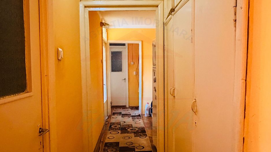 Apartament 3 camere dec. ,Galati, la PS-uri, Casa Roșie etaj 2, 68 mp. - Poză 12