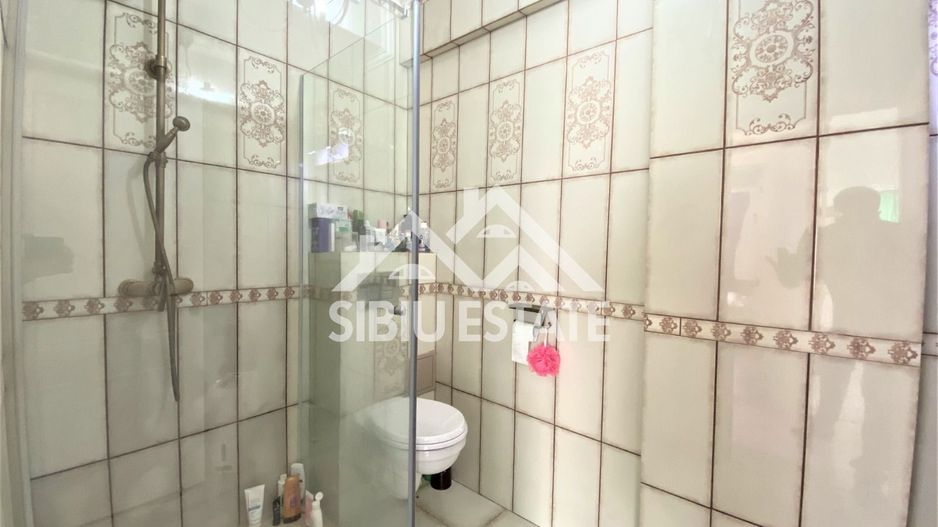 Apartament de vanzare cu 3 camere, suprafata.utila 70mp. - Poză 6
