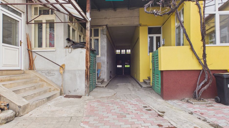 Apartament la curte comună în Aradul Nou - Poză 5