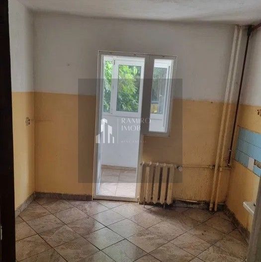 Apartament 3 camere 64 mp /boxa 4 mp| Titan | Parter | Bloc reabilitat - Poză 3