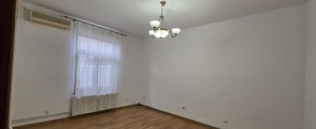 Vila cu 4 camere si mansarda, de inchiriere central - Poză 12