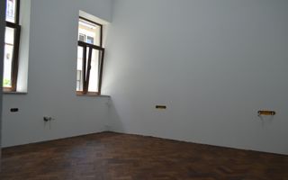 Apartament renovat in zona centrala - Poză 7