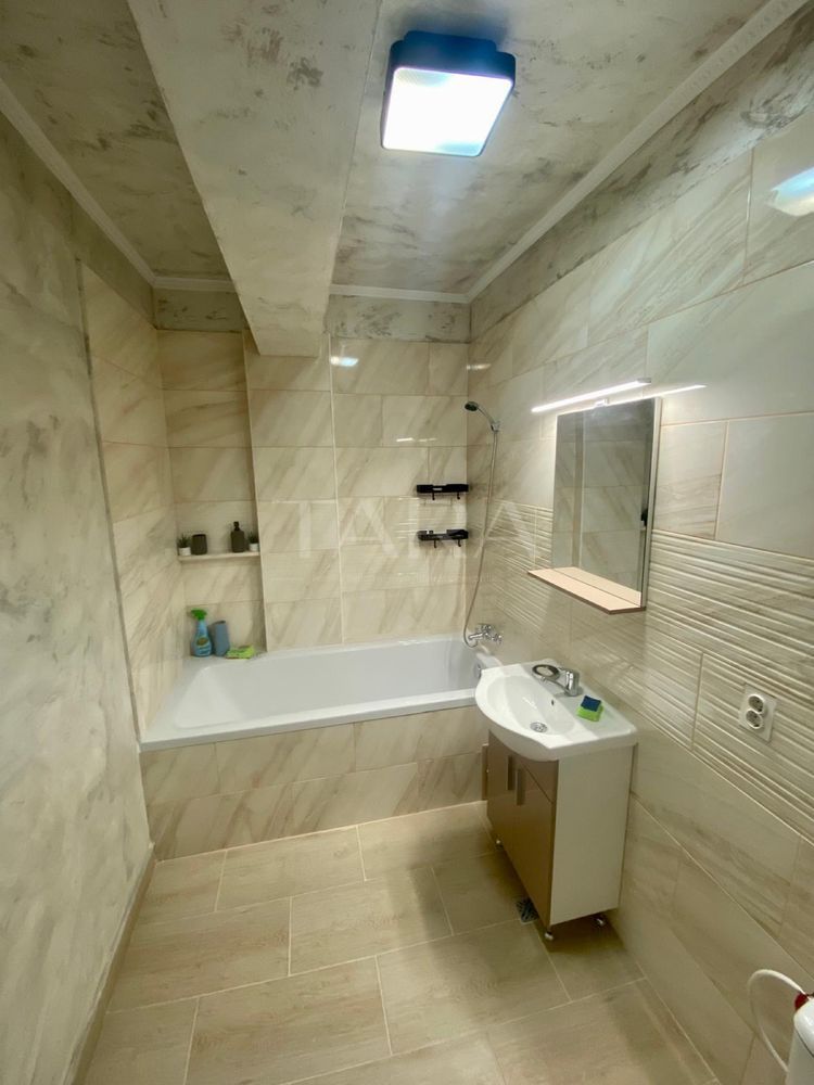 Apartament 3 camere cu terasă generoasă și garaj inclus. - Poză 5