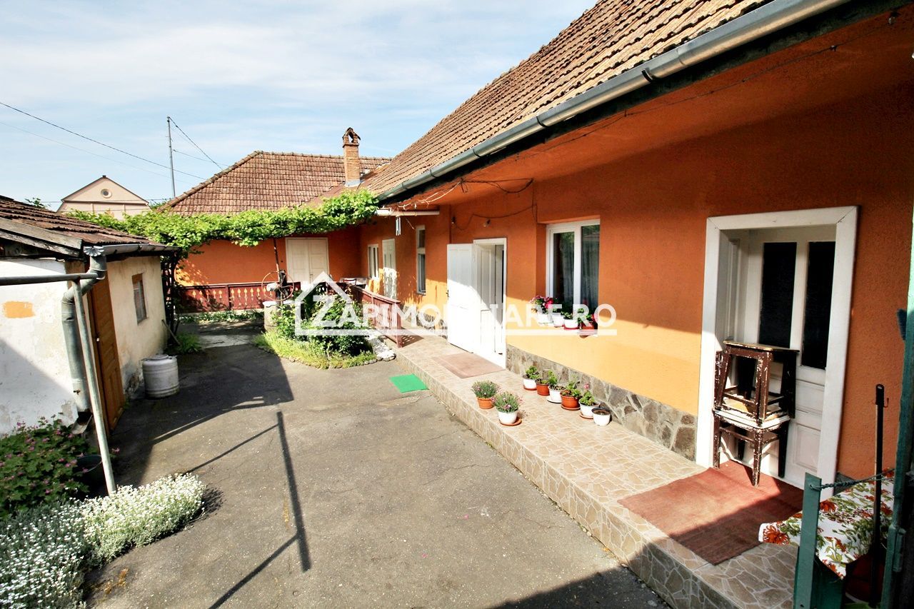 Casa 3 camere,102 mp, 1330 mp teren, 0% comision - Poză 2