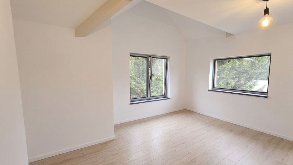 Apartament cu 4 camere 125 mp (4 garsoniere) la cheie + 60 mp pod - Busteni - Poză 3