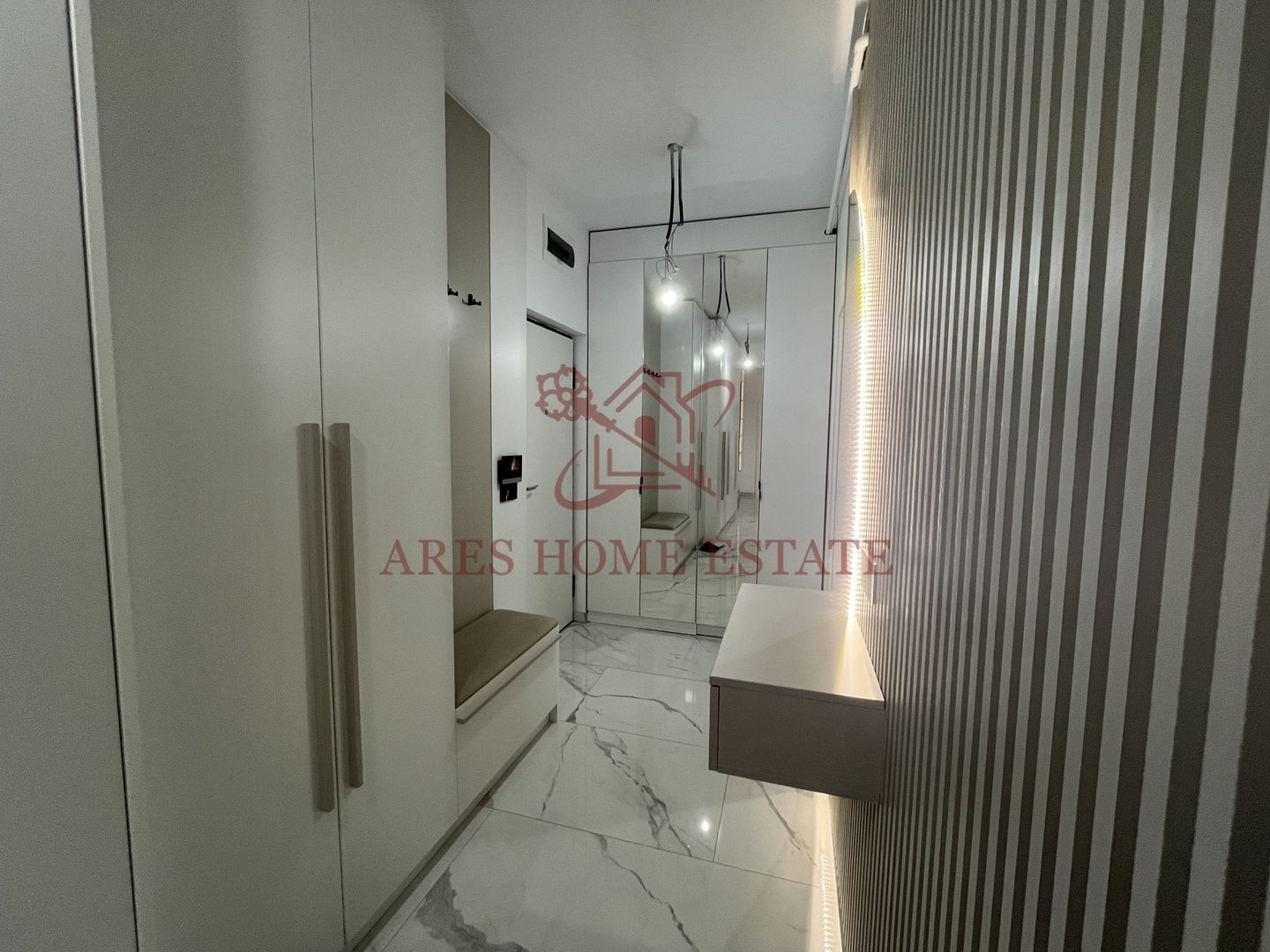 Apartament spatios | Etaj intermediar | Loc de parare cu CF | Mobilat - Poză 5