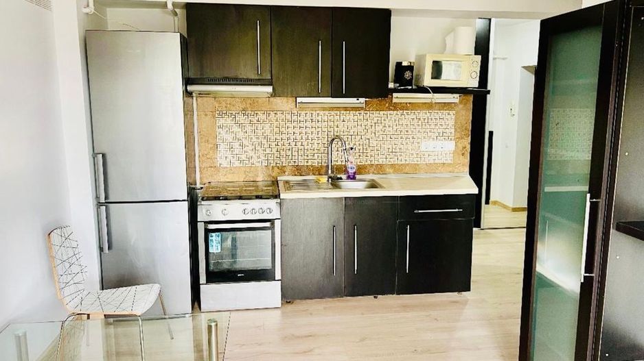 Apartament 2 camere cu vedere spre pădure și parcare inclusă. - Poză 1